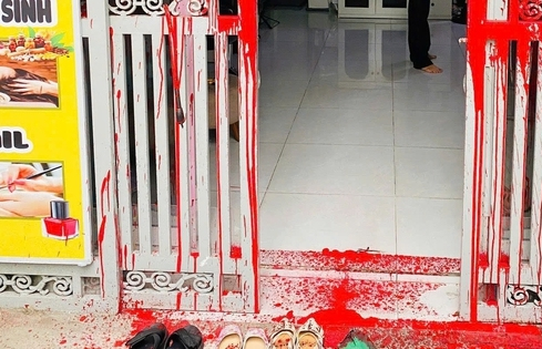 TP HCM: Xử lý người tên Mai do tạt sơn nhà một phụ nữ không quen biết