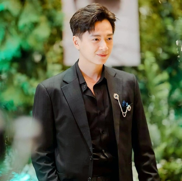 Cặp đôi tình cũ 8 năm đình đám Vbiz bất ngờ chạm mặt ở đám cưới Quỳnh Châu phản ứng ra sao