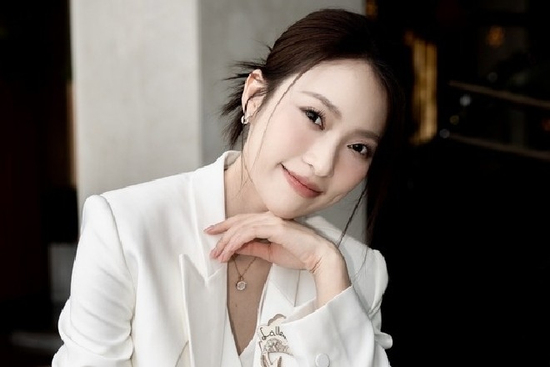 Khối tài sản ở tuổi 26 của nữ MC trẻ nhất 'Đường lên đỉnh Olympia'