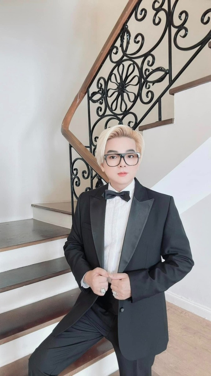 Nam ca sĩ nổi tiếng Vbiz liên quan đến đường dây đánh bạc 106 triệu USD tại khách sạn Pullman là ai