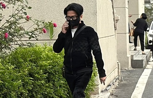 Vụ đánh bạc ở khách sạn Pullman: Ca sĩ Vũ Hà xuất hiện tại tòa với tư cách bị cáo