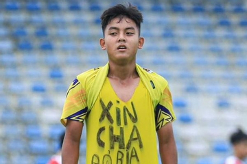 'Xin cha bỏ bia': Cầu thủ nhí trải lòng, hé lộ sự thật sau bức ảnh xôn xao làng bóng đá Việt