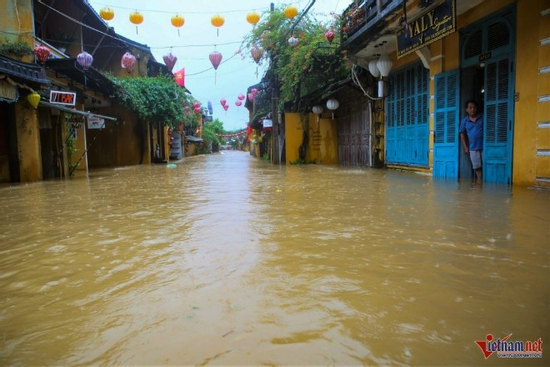 Dự báo thời tiết 29/10/2025: Miền Bắc lạnh về đêm, mưa lớn chưa dứt ở Huế, Đà Nẵng