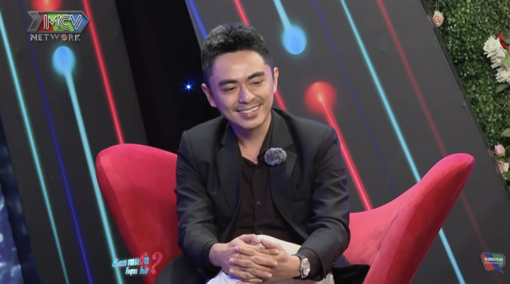 Khôi Nguyên gây ấn tượng ngay từ đầu với phong thái chững chạc.