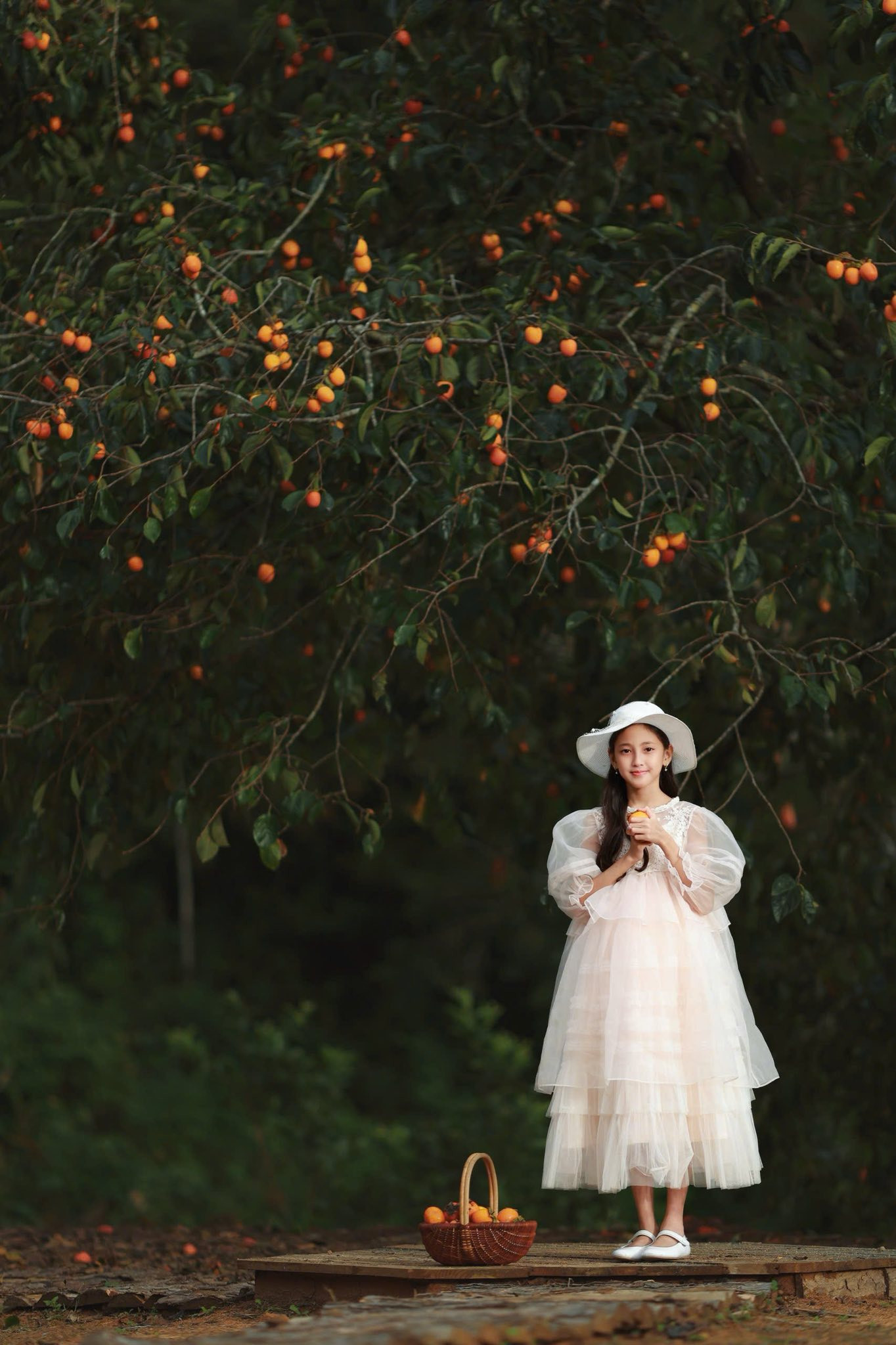 Con gái Hoa hậu Hà Kiều Anh trong trẻo, thuần khiết như 'nàng thơ' - Ảnh 4.