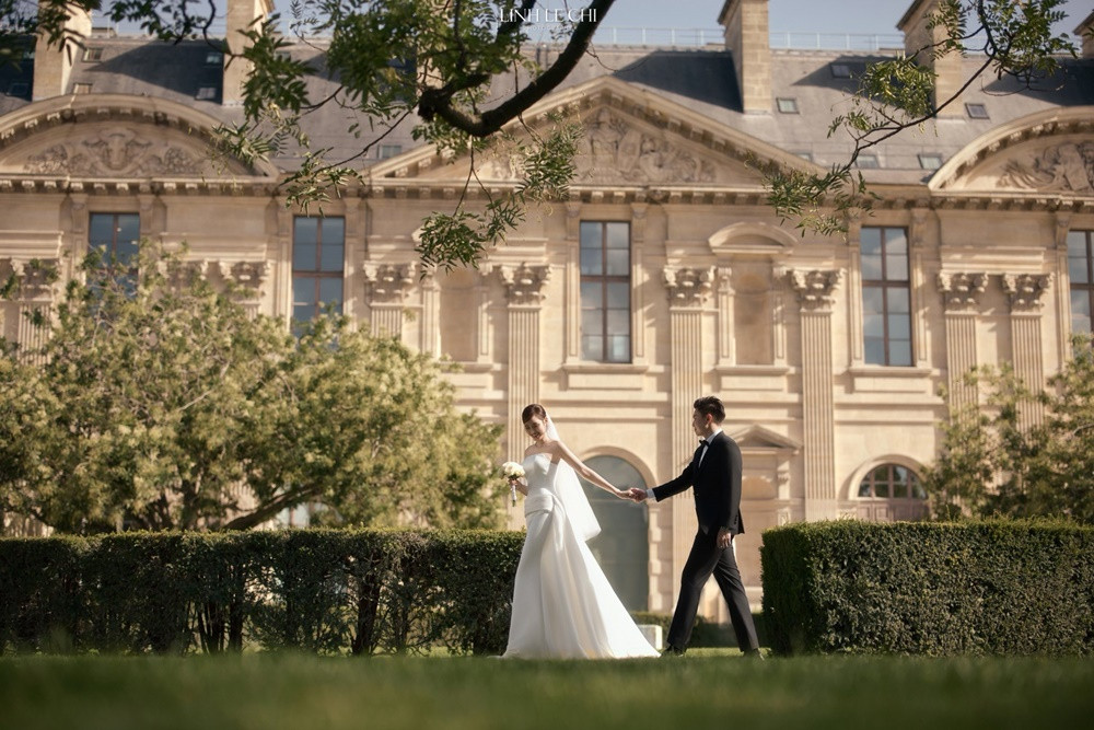 Đỗ Thị Hà hôn chồng đại gia say đắm trong bộ ảnh cưới đậm mùi tiền tại Paris