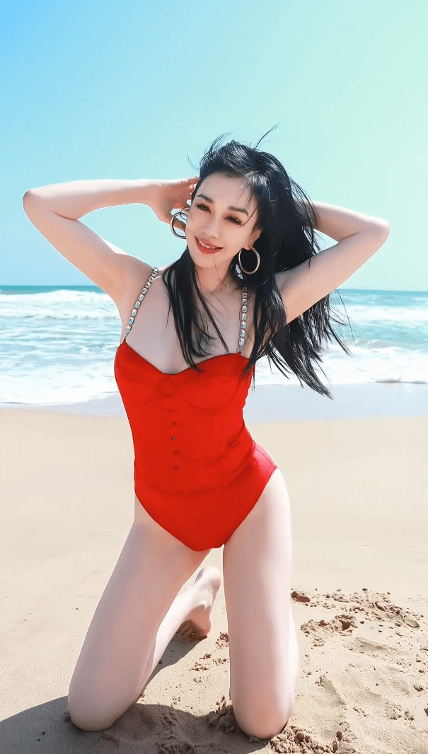 Mỹ nhân Hoa ngữ sau ly hôn Sao nữ gốc Việt có 3 đời chồng hạnh phúc bên tình trẻ kém 12 tuổi