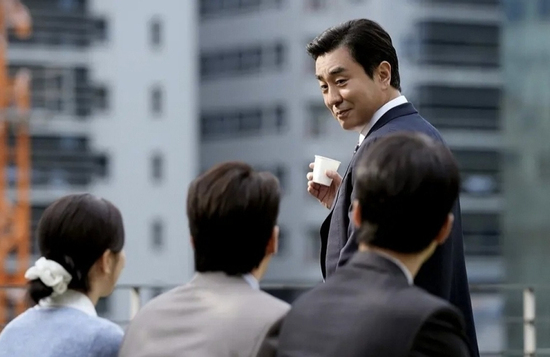 Nhìn phim Hàn này định auto bỏ mà đọc bình luận lại phải xem: Nam chính hay quá trời, không ai chê cho nổi