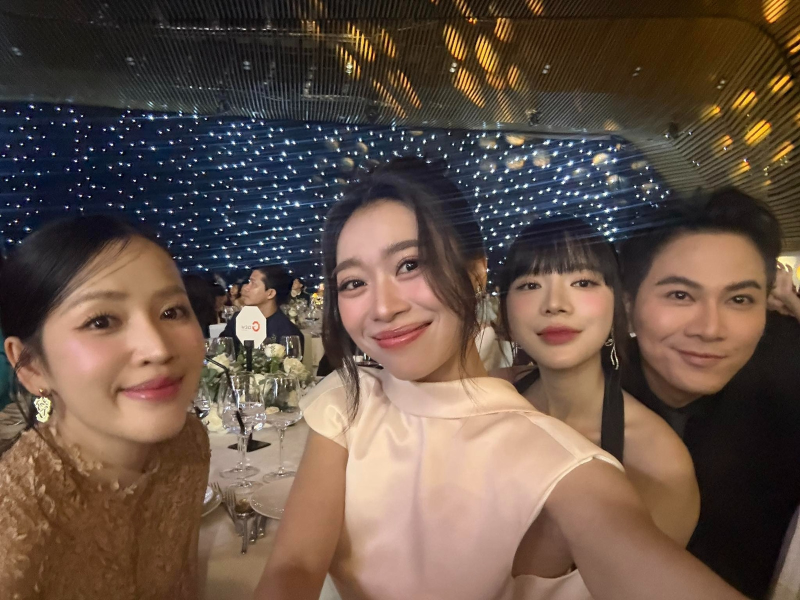 Thanh niên lạ trà trộn vào đám cưới Á hậu Chế Nguyễn Quỳnh Châu