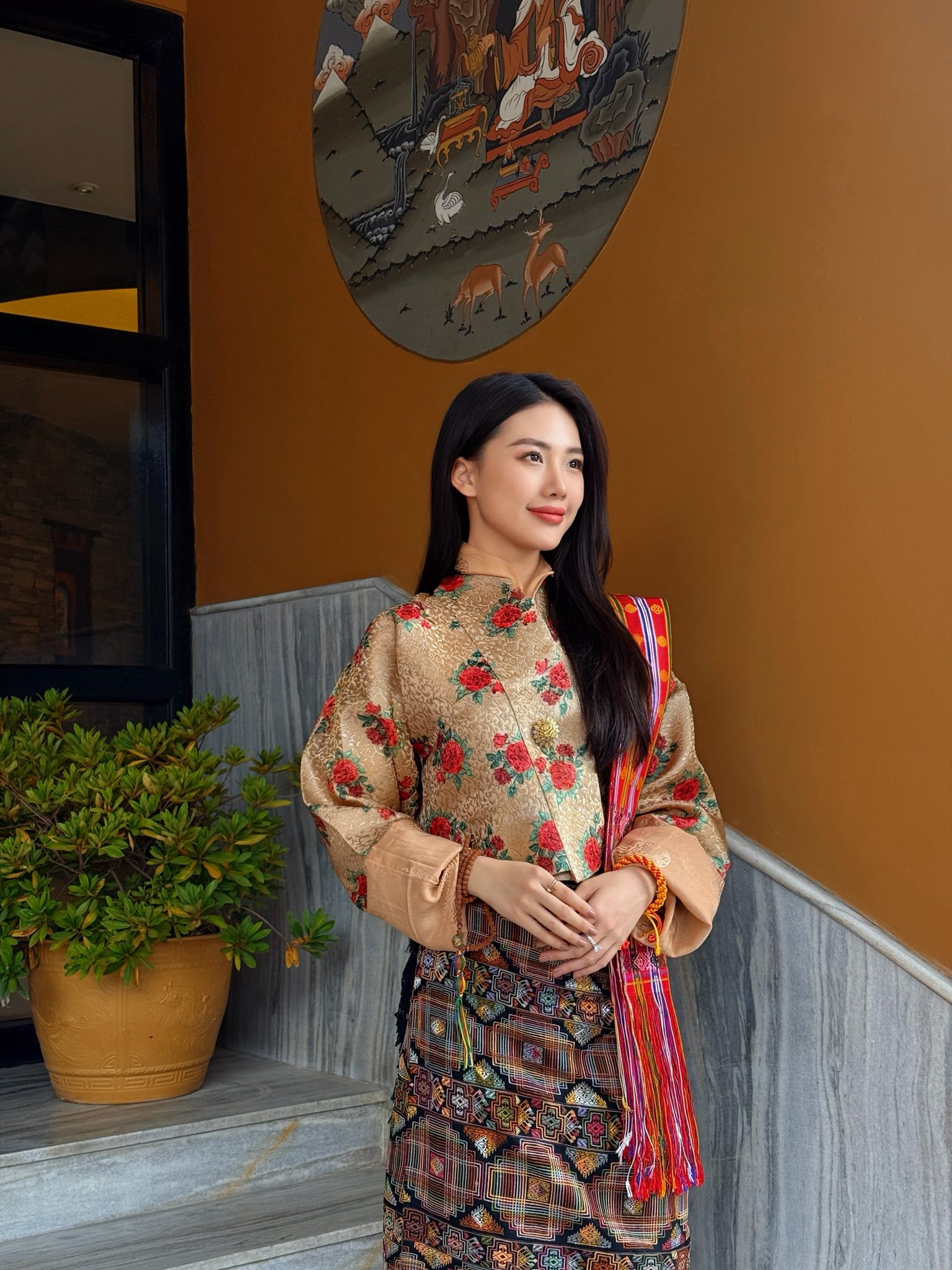 Sau ồn ào Bùi Quỳnh Hoa cùng Khánh Vân đến đất Phật Bhutan