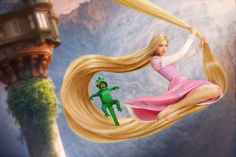 Bộ ảnh đặc biệt chứng minh Binz và Châu Bùi vẫn mặn nồng