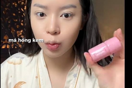 Hoa hậu Thanh Thủy bị 'nghi' tiêm môi