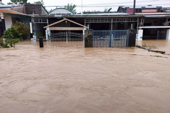 Lũ trên sông Thu Bồn ở Đà Nẵng vượt đỉnh lịch sử năm 1964