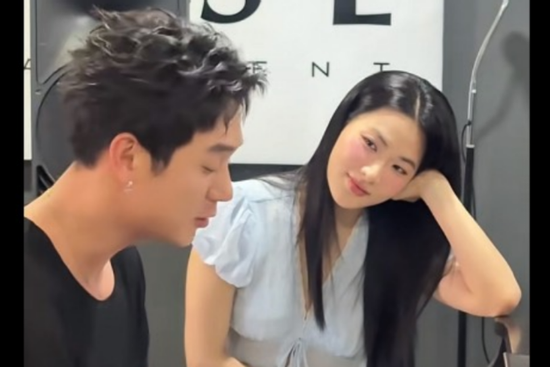 Phản ứng ngọt ngào của nữ diễn viên khiến fan 'đẩy thuyền' với Song Luân