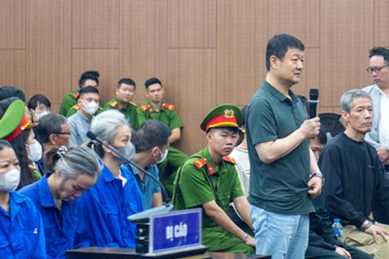 Xét xử vụ đánh bạc ở khách sạn Pullman: Hé lộ những đại gia 'đốt' hàng triệu USD vào 'đỏ đen'