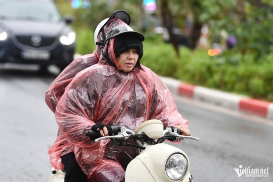 Dự báo thời tiết 31/10/2025: Không khí lạnh liên tiếp tràn về, miền Bắc mưa nhiều nơi