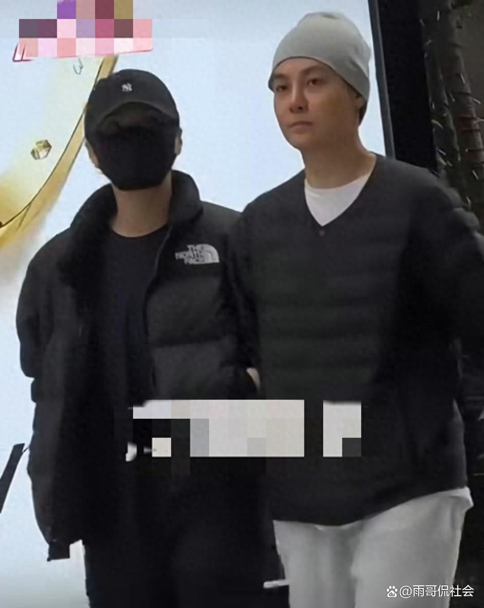 Chung Hân Đồng lộ ảnh hẹn hò đồng giới ngoại hình giống hệt Trần Quán Hy