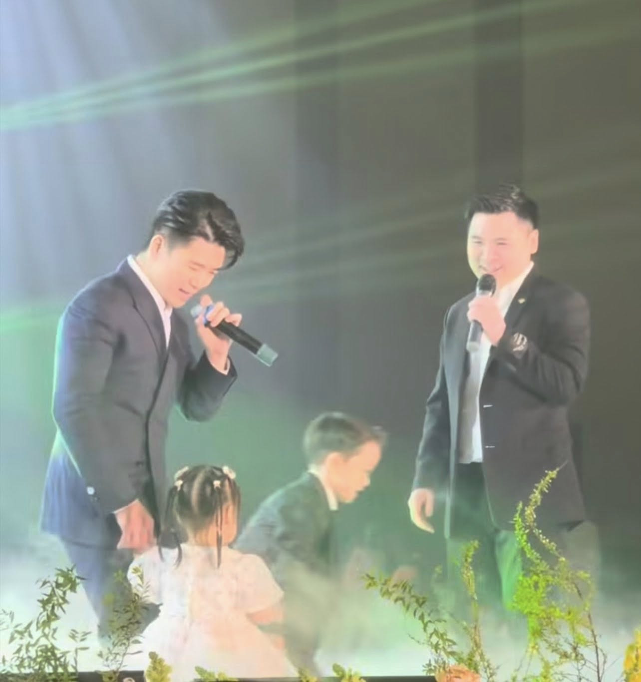 Con gái Hoa hậu Đỗ Mỹ Linh gây sốt MXH trong tiệc sinh nhật ông nội tỷ phú