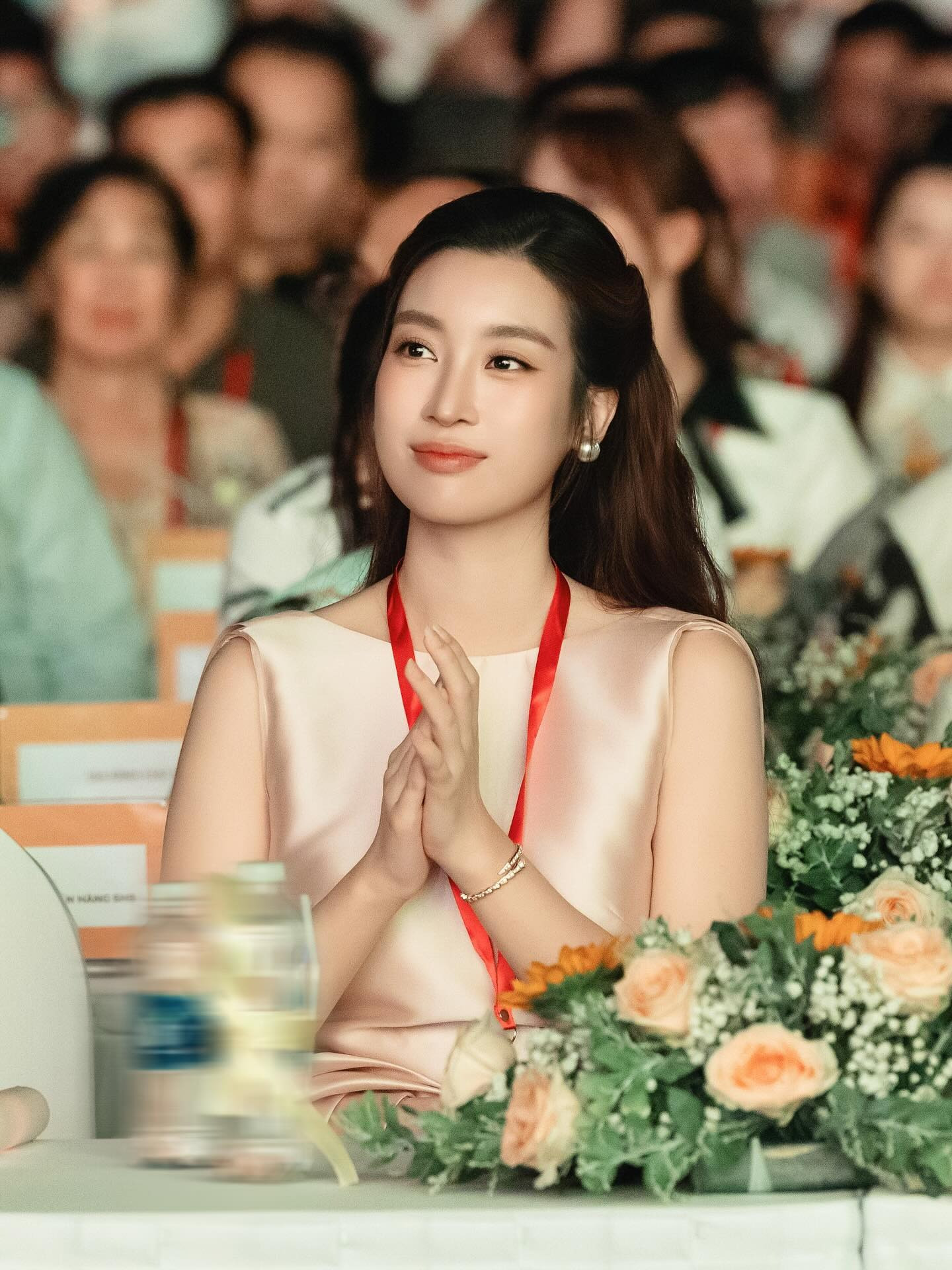 Con gái Hoa hậu Đỗ Mỹ Linh gây sốt MXH trong tiệc sinh nhật ông nội tỷ phú