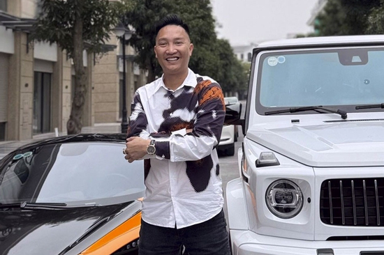 Huấn Hoa Hồng kiếm tiền từ đâu?