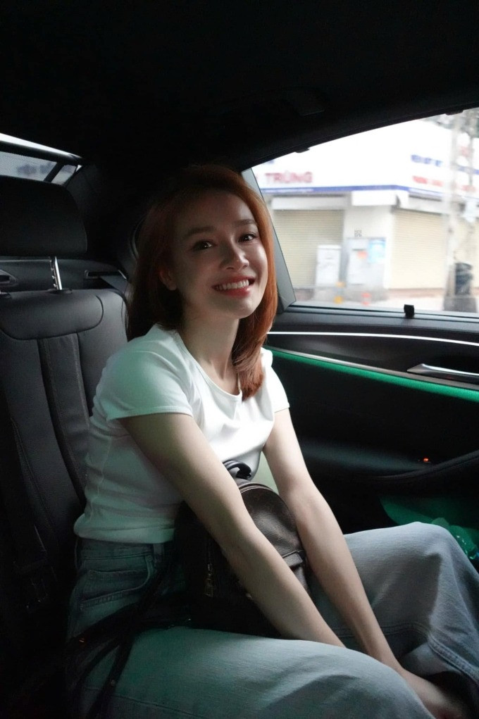 Nhã Phương gây tranh cãi với clip hiến tóc cho bệnh nhân ung thư