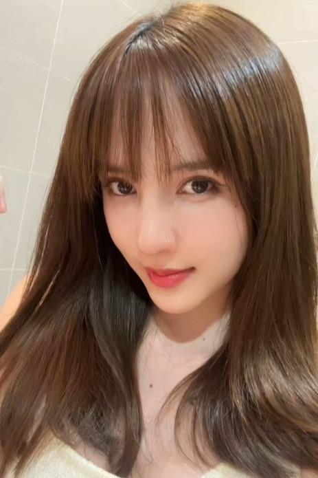 Thiều Bảo Trâm khoe cận làn da sau trùng tu gây ngỡ ngàng