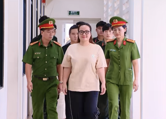 Phẫn nộ trước động thái và lời khai phía Hoàng Hường sau khi bị bắt