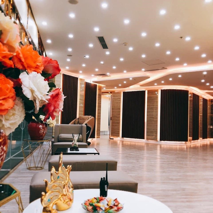 Choáng ngợp ảnh cận bên trong biệt phủ trăm tỷ của Hoàng Hường