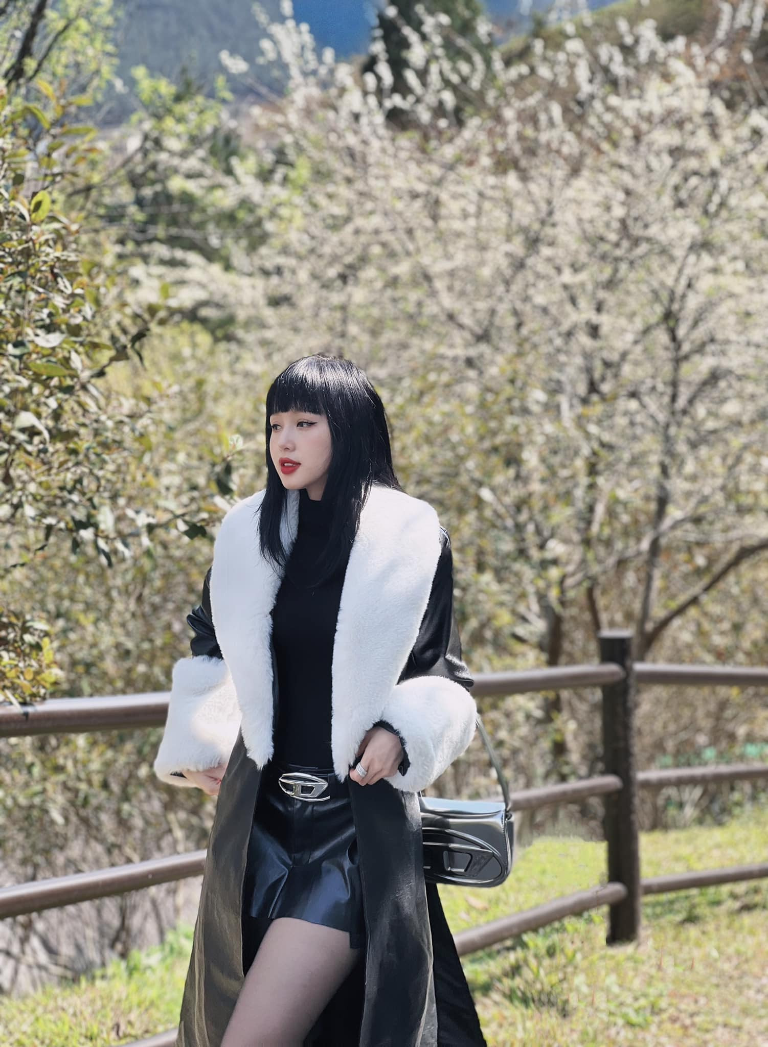 Cách mix đồ 'hack tuổi', tôn dáng của Tâm Tít - Ảnh 8.