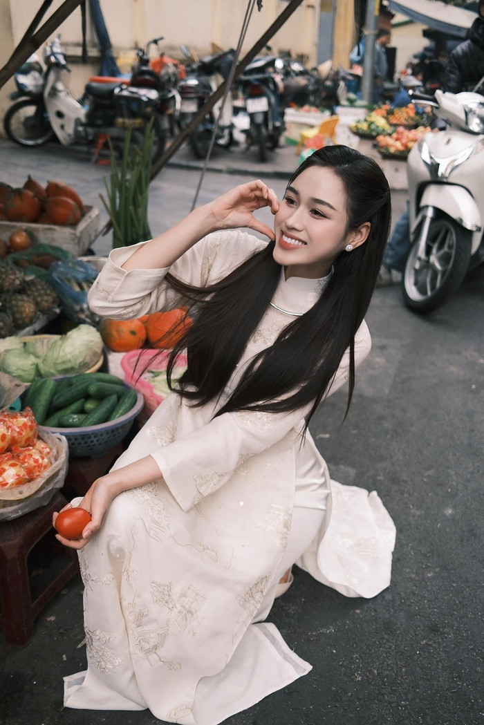 Đây là điểm không hề thay đổi của Hoa hậu Đỗ Thị Hà suốt 5 năm đăng quang