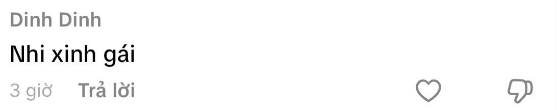 Hoa hậu Ý Nhi mặc bikini khoe vóc dáng thẳng đuột như khúc gỗ