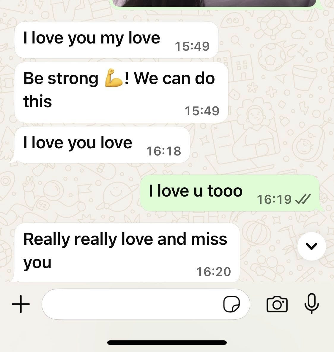 Minh Tú bị ngải heo nhập sau 2 tháng giải nghệ ở nhà với chồng Tây