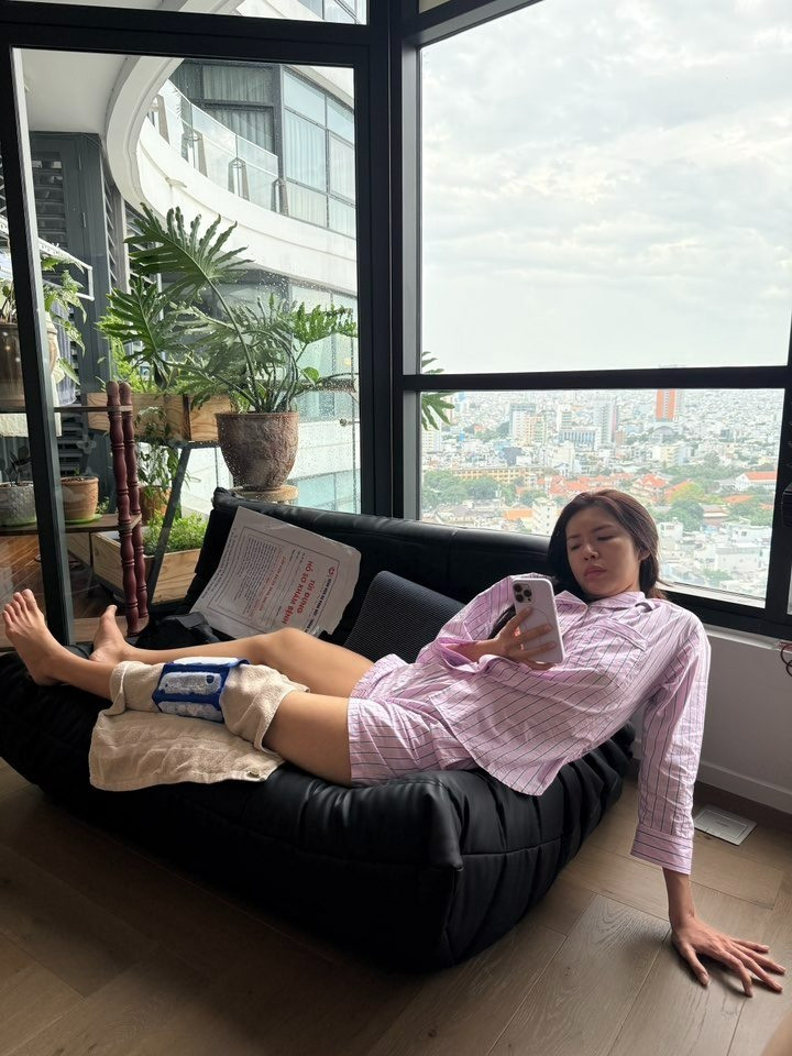 Minh Tú bị ngải heo nhập sau 2 tháng giải nghệ ở nhà với chồng Tây