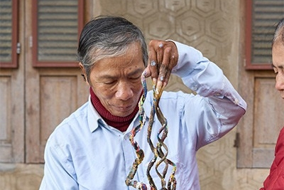 Người đàn ông Ninh Bình 34 năm không cắt móng tay vì 'người cha thầy cúng'