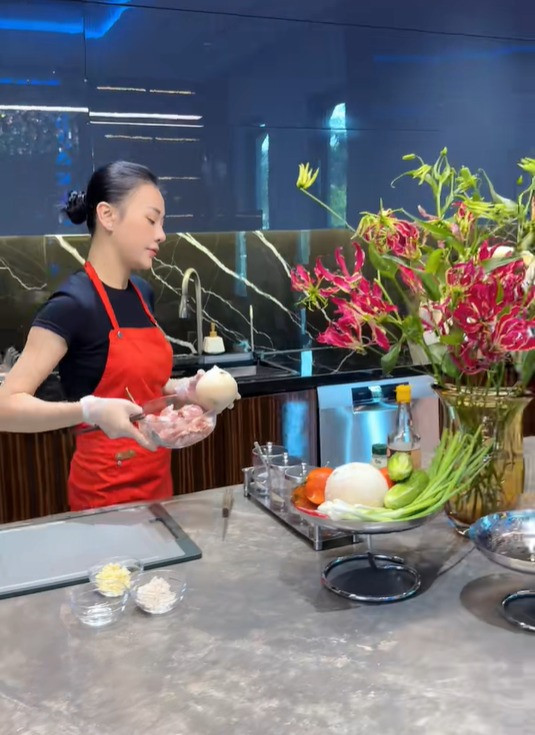 Choáng cơ ngơi bề thế trị giá triệu đô của Shark Bình và Phương Oanh