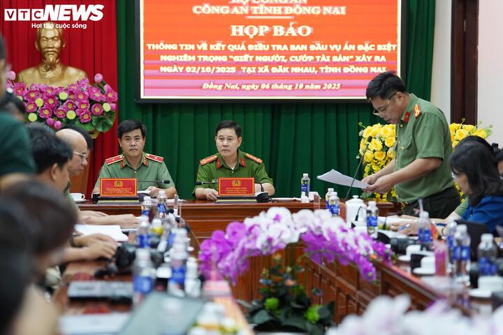 Toàn cảnh họp báo thông tin kết quả điều tra vụ án đặc biệt nghiêm trọng “Giết người, cướp tài sản”. (Ảnh: Lương Ý)