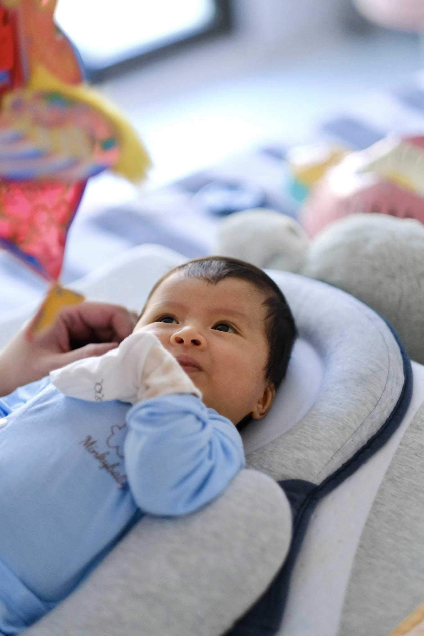 Hoa hậu Ngọc Hân mặc đồng điệu đón Trung thu với quý tử 1 tháng tuổi