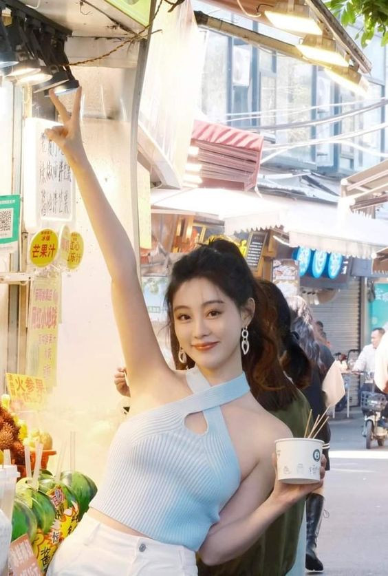 Trúng số độc đắc đúng ngày 7/10/2025, vận đỏ như son, 3 con giáp lương thưởng 'kếch xù', giải quyết công việc dễ như trở bàn tay, ngồi hưởng lộc về đầy tay - Ảnh 2