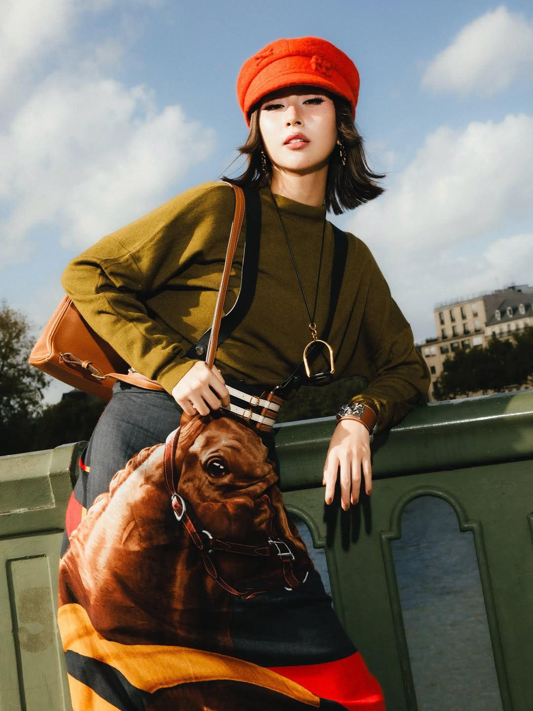 Quỳnh Anh Shyn ấn tượng với phong cách thời trang tại Paris - Ảnh 2.