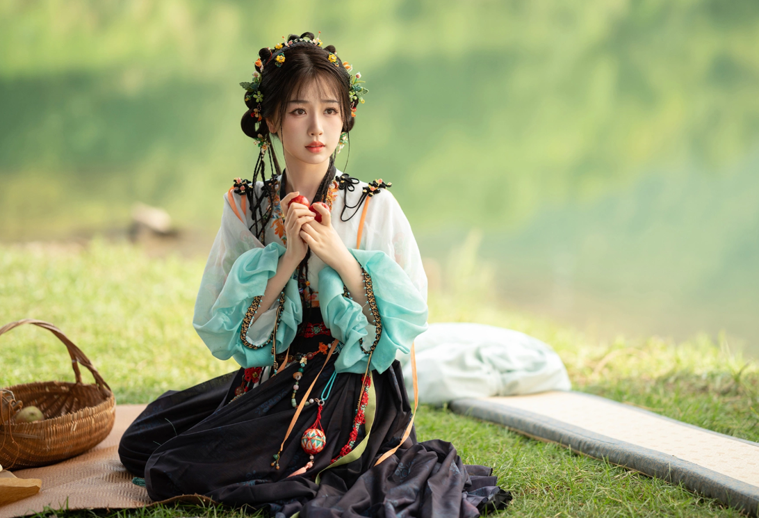 Động thái gây tranh cãi của Ngu Thư Hân sau 2 tháng vướng ồn ào - Ảnh 3