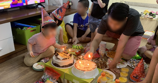 Mừng sinh nhật cháu hàng xóm 100.000 đồng, người phụ nữ sốc vì 1 câu nói