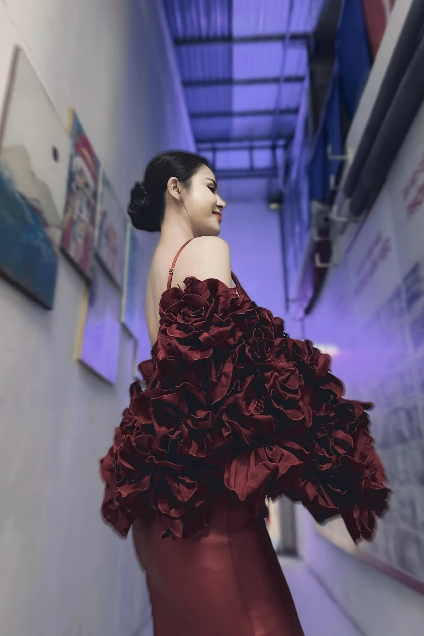 Lương Thu Trang mix đồ xuống phố ngày thu sang chảnh và nữ tính - Ảnh 5.