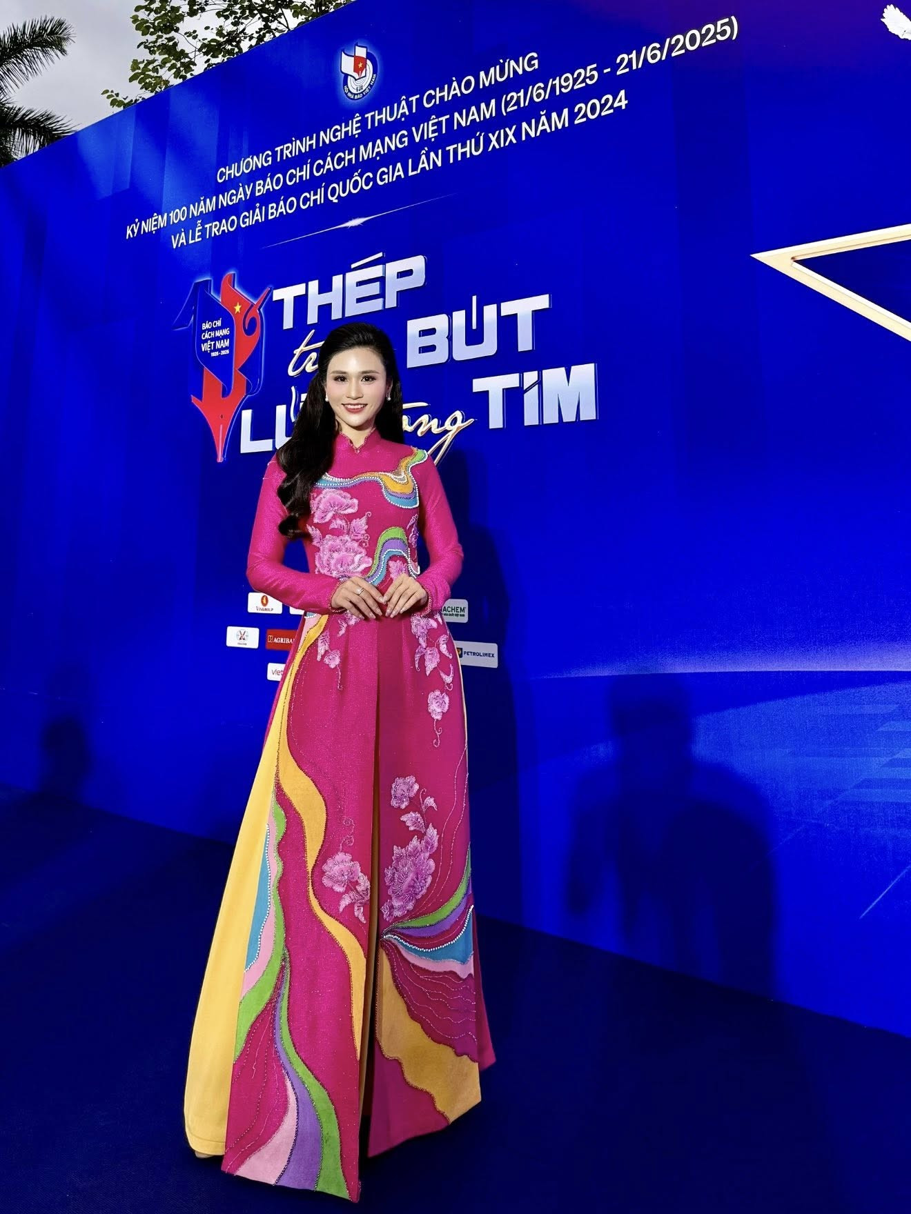 BTV Minh Trang diện trang phục trên truyền hình và đời thực khác nhau ra sao? - Ảnh 5.