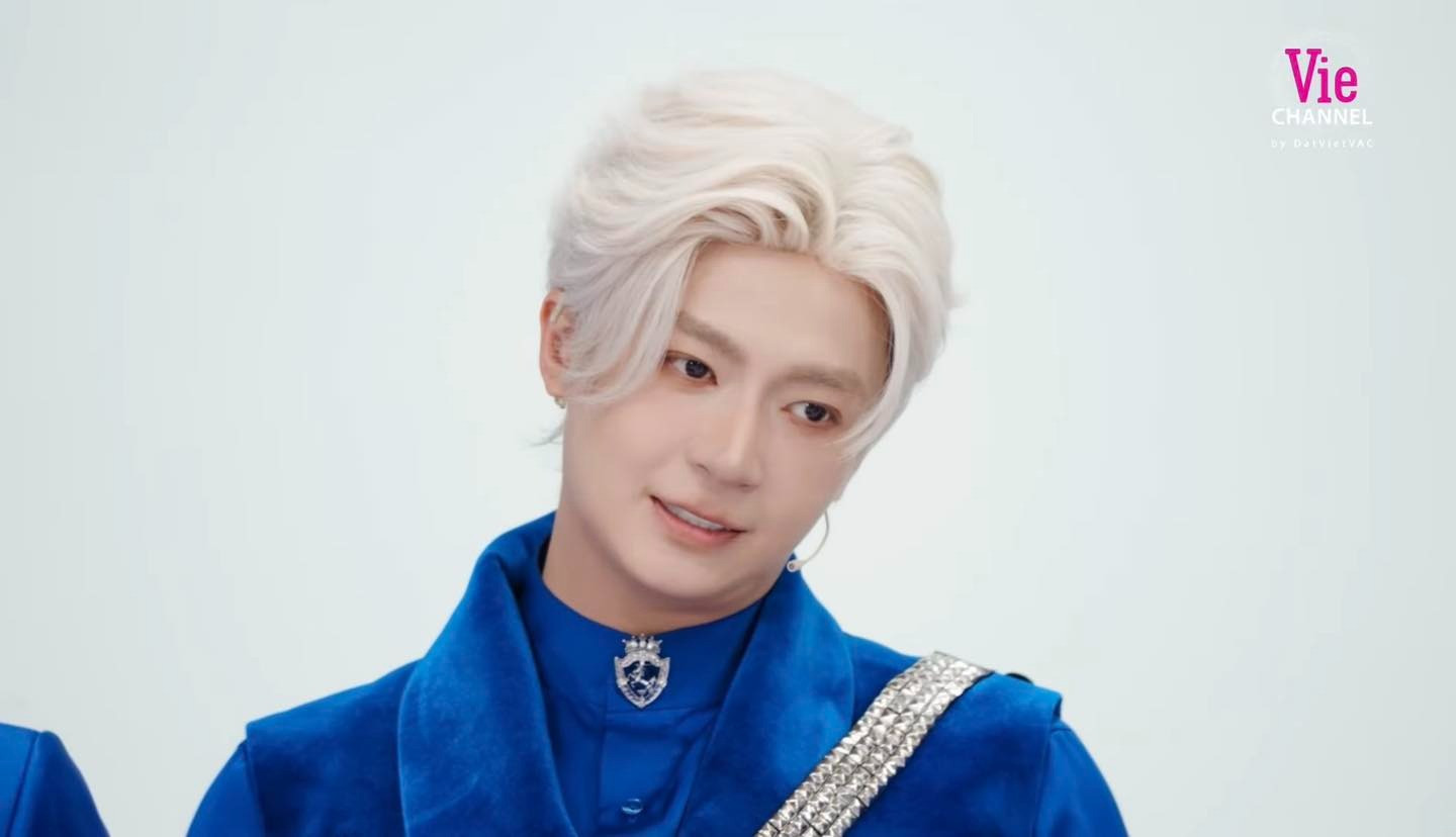 Dàn Anh Trai Say Hi bị chê makeup thảm họa lạm dụng tóc giả