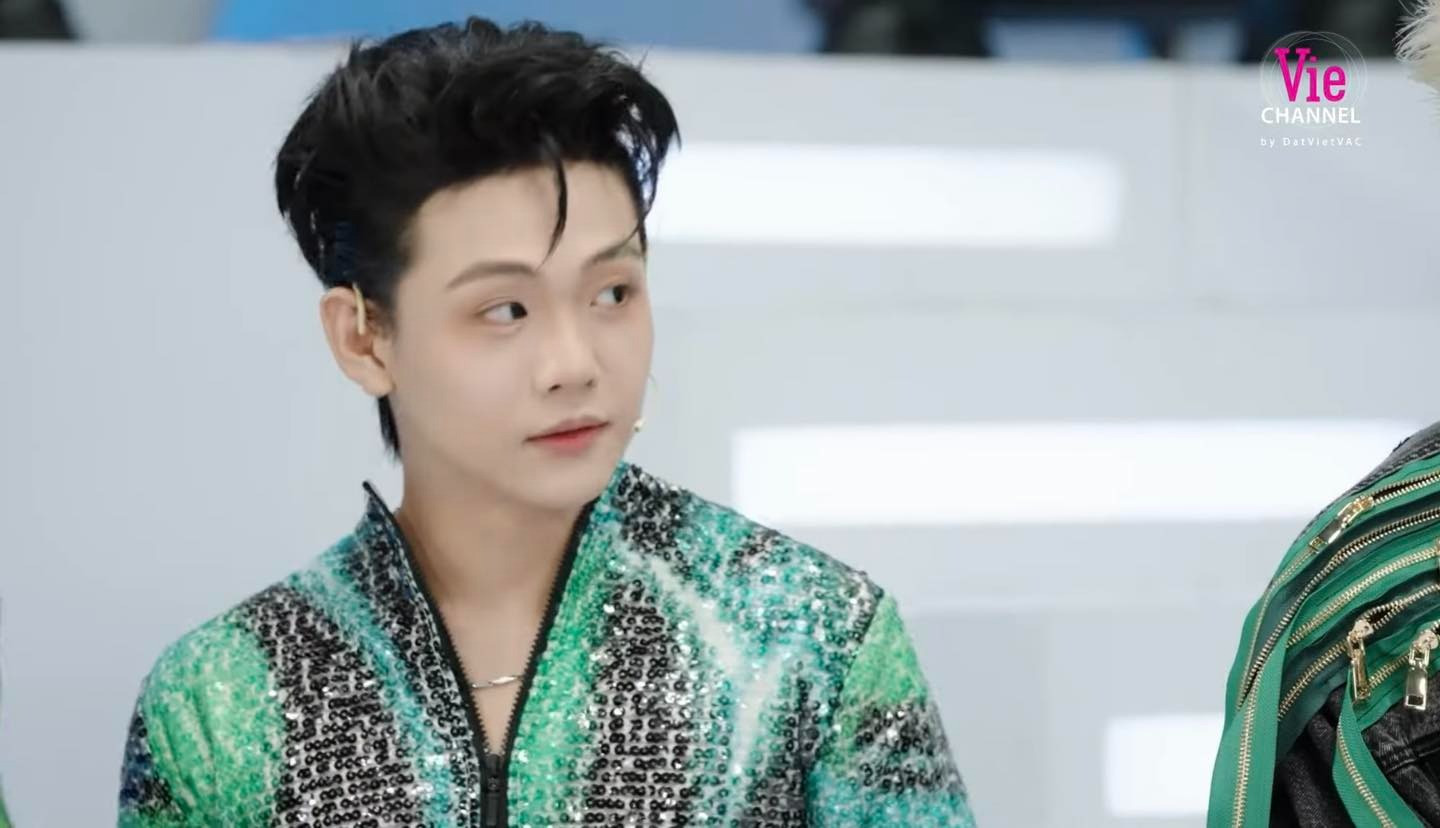 Dàn Anh Trai Say Hi bị chê makeup thảm họa lạm dụng tóc giả