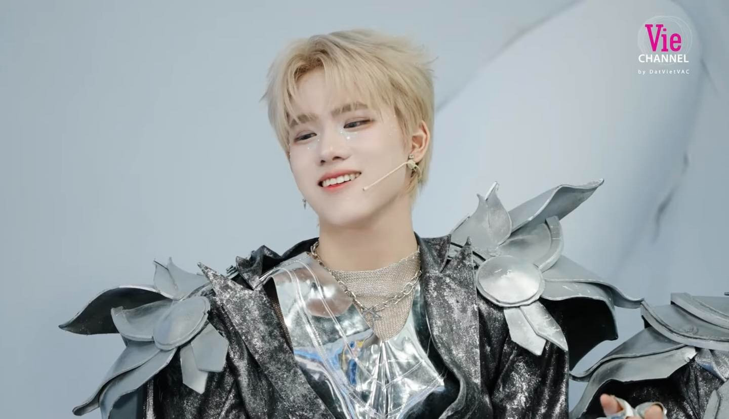 Dàn Anh Trai Say Hi bị chê makeup thảm họa lạm dụng tóc giả