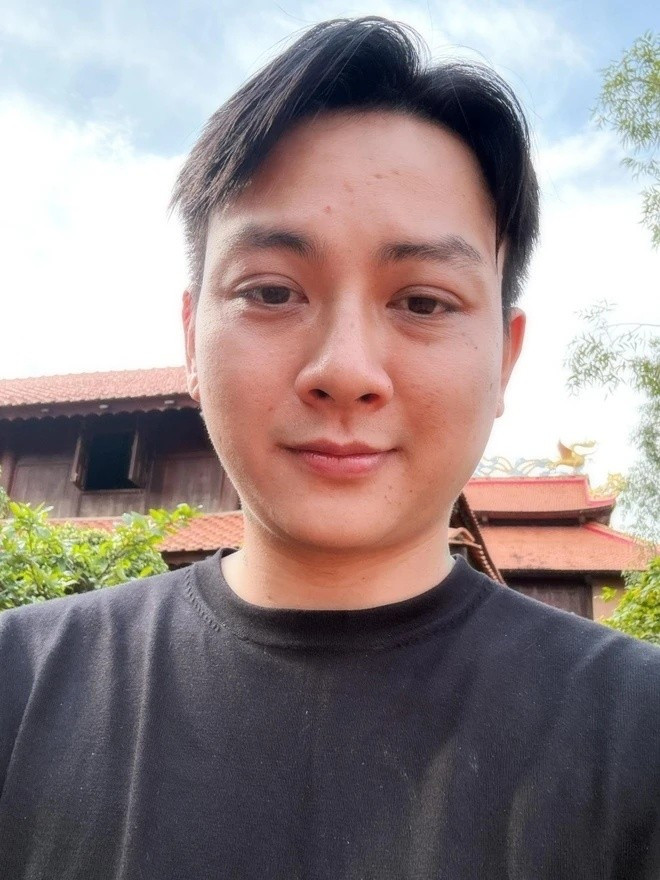 Hoài Lâm làm điều bất ngờ trên cơ thể mình