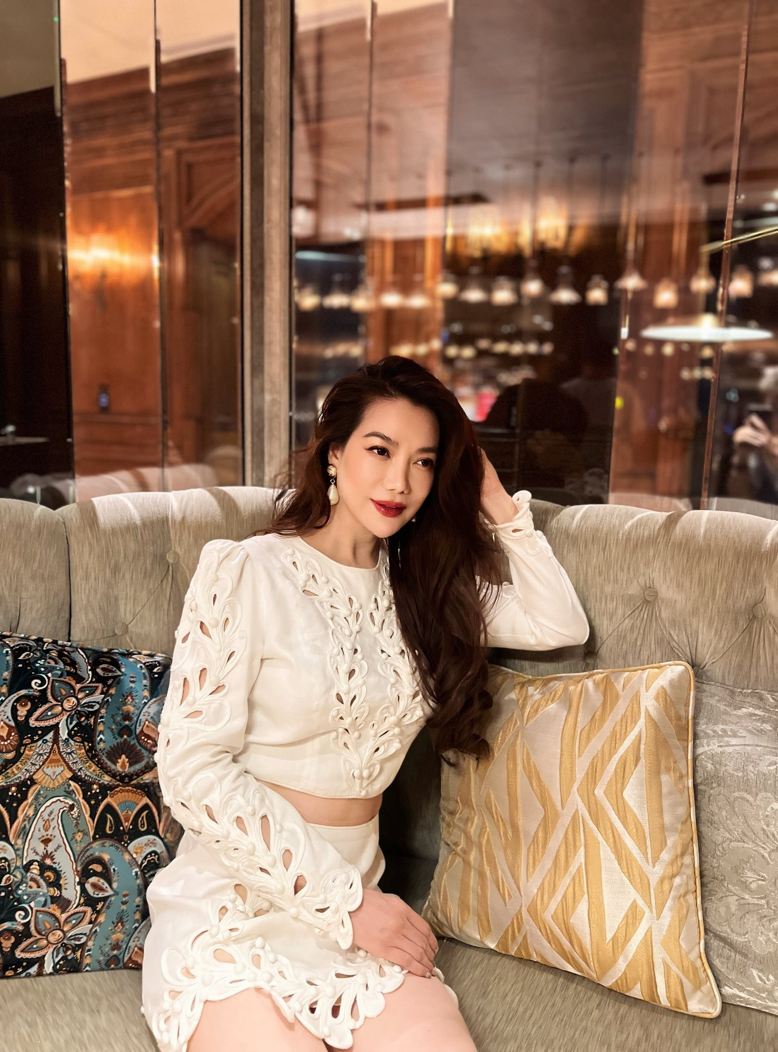 Hình ảnh Trương Ngọc Ánh trước khi bị bắt đi từ thiện dự tiệc sang chảnh