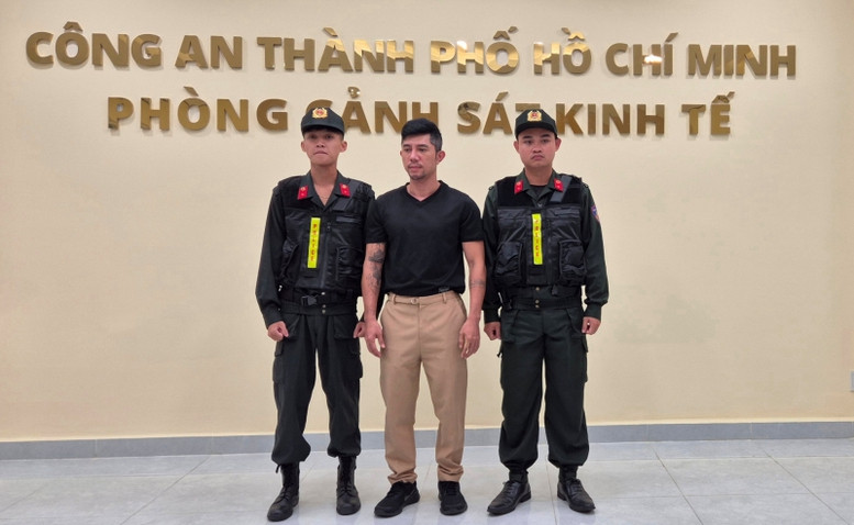 Khung hình gây bão MXH của bộ ba Trương Ngọc Ánh Lương Bằng Quang Ngân 98