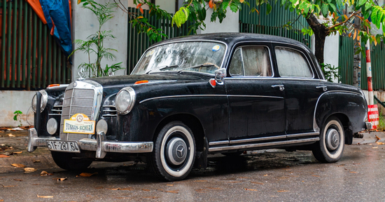 Mercedes-Benz Ponton 67 tuổi của chủ xe Sài Gòn mỗi lần bảo dưỡng tốn 200 triệu